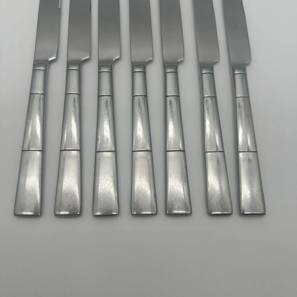Oneida Echo Stainless Steel Dinner Knives Set of 7 Modern Flatware 9.25in
